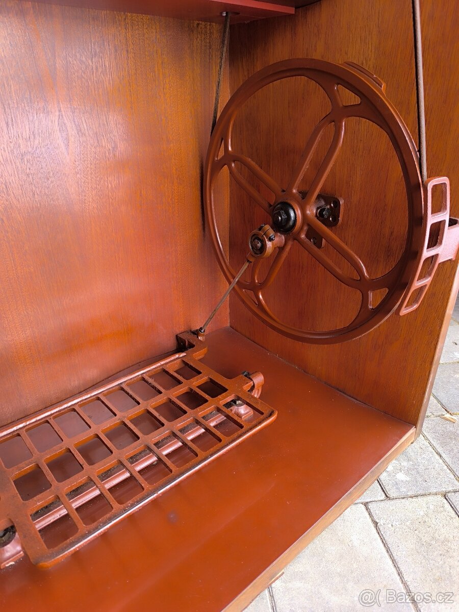 Šicí stroj MINERVA - 11