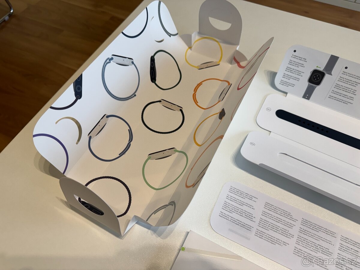 Apple Watch SE 2. generace GPS 44mm - 11