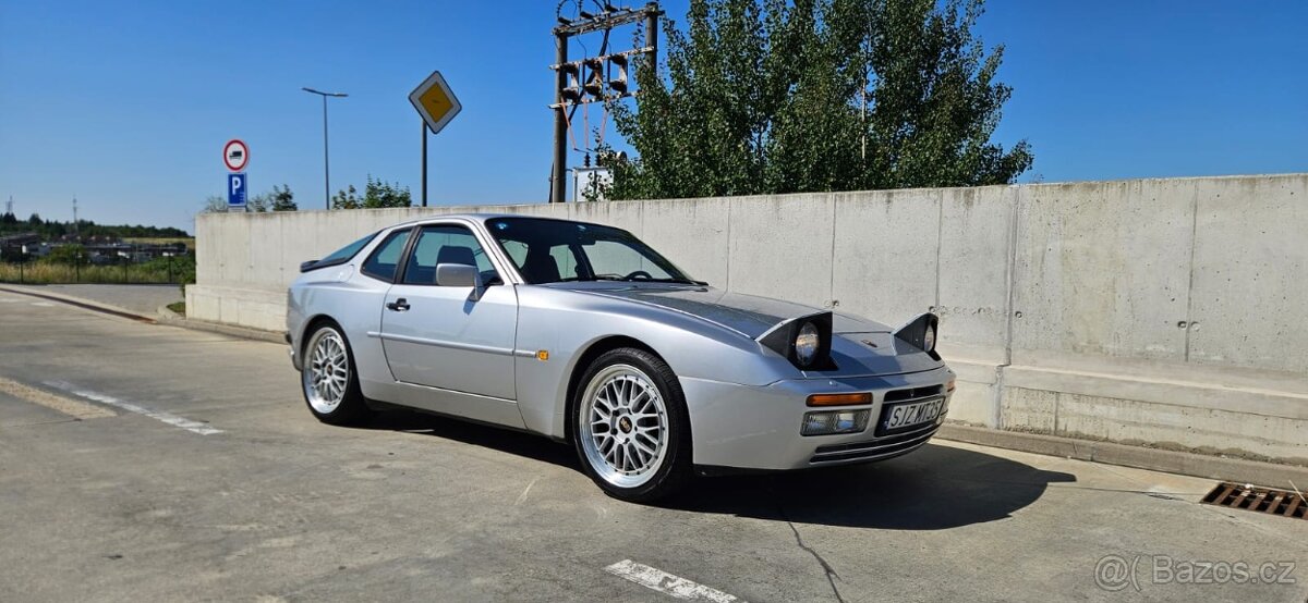 1991 Porsche 944 S2 - 11