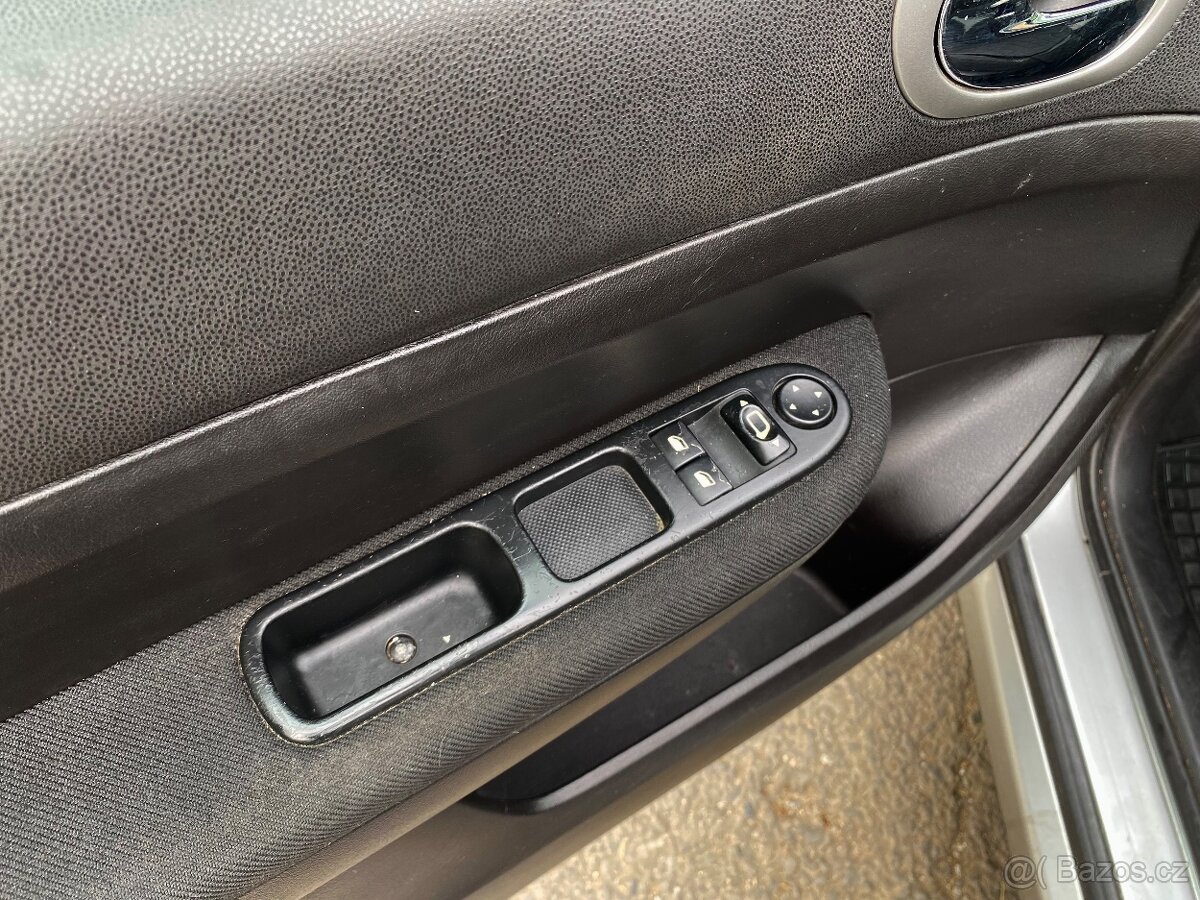 Peugeot 307, 80kw, rv 2004 - 11