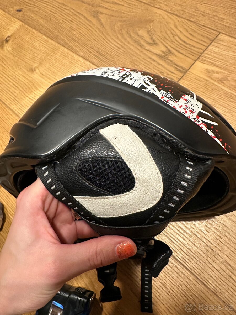 Lyžařská přilba s brýlema vel. L - 11