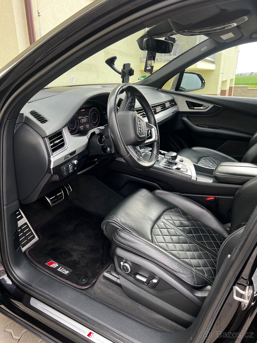 Audi Q7 S-line - 11