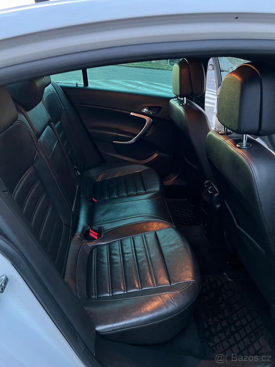 Opel Insignia 2012 rok - 11