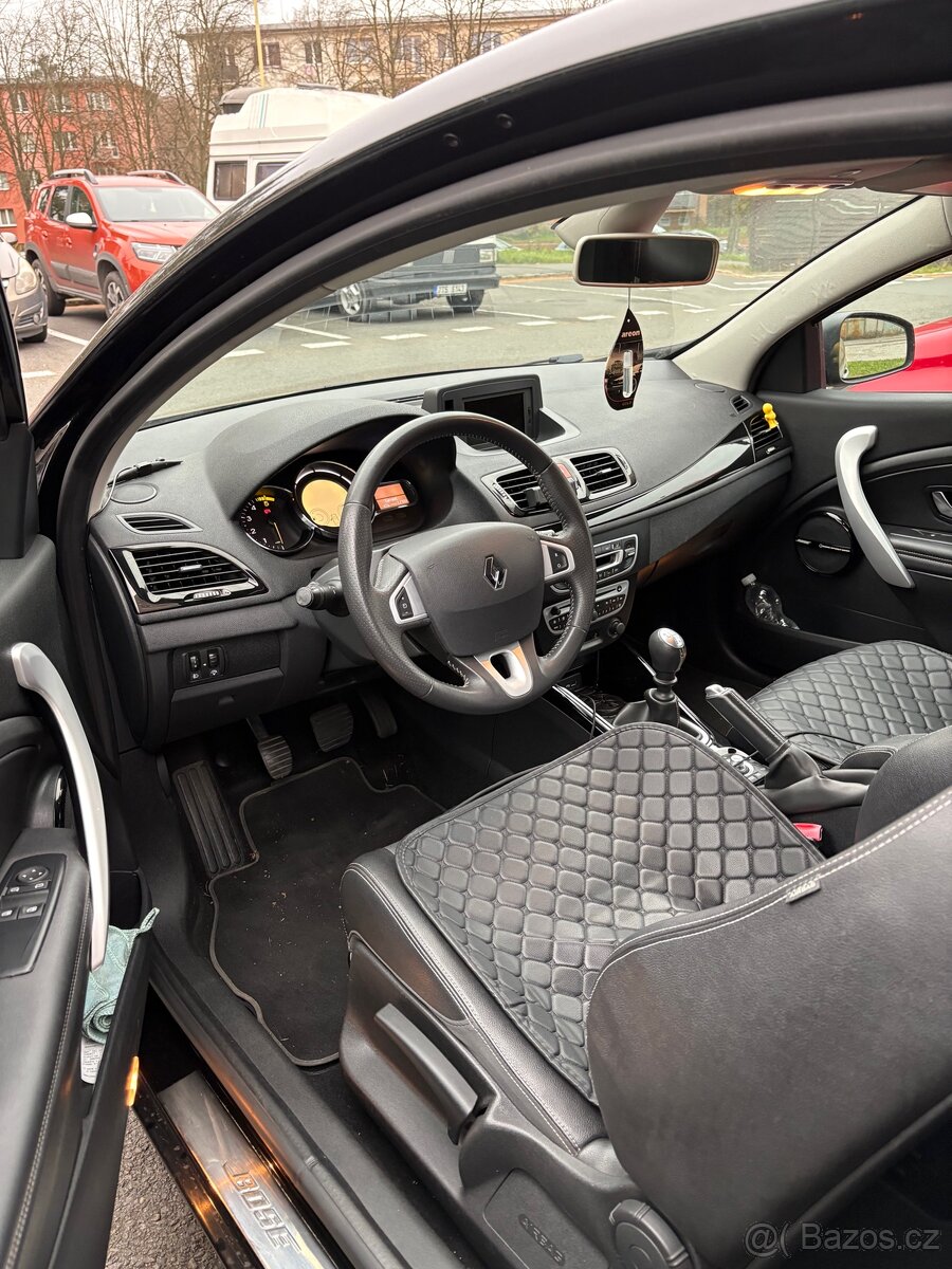 Renault Megane III Coupé 1.5 dCi 2011 BOSE - 11