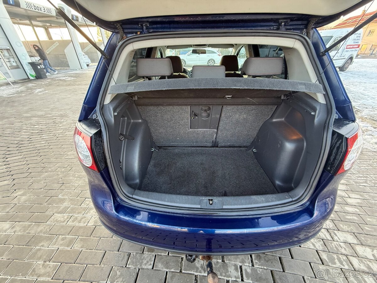 VW Golf 1,6FSi 75kW, manuál, tažné - 11