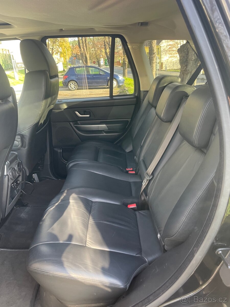 LAND ROVER RANGE ROVER TDV6 HSE Sport rezervovano - 11