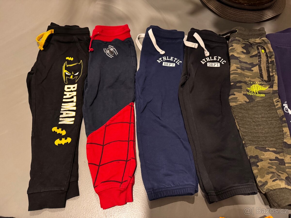 Balík oblečení 98/104 (cca 120 ks) - 11