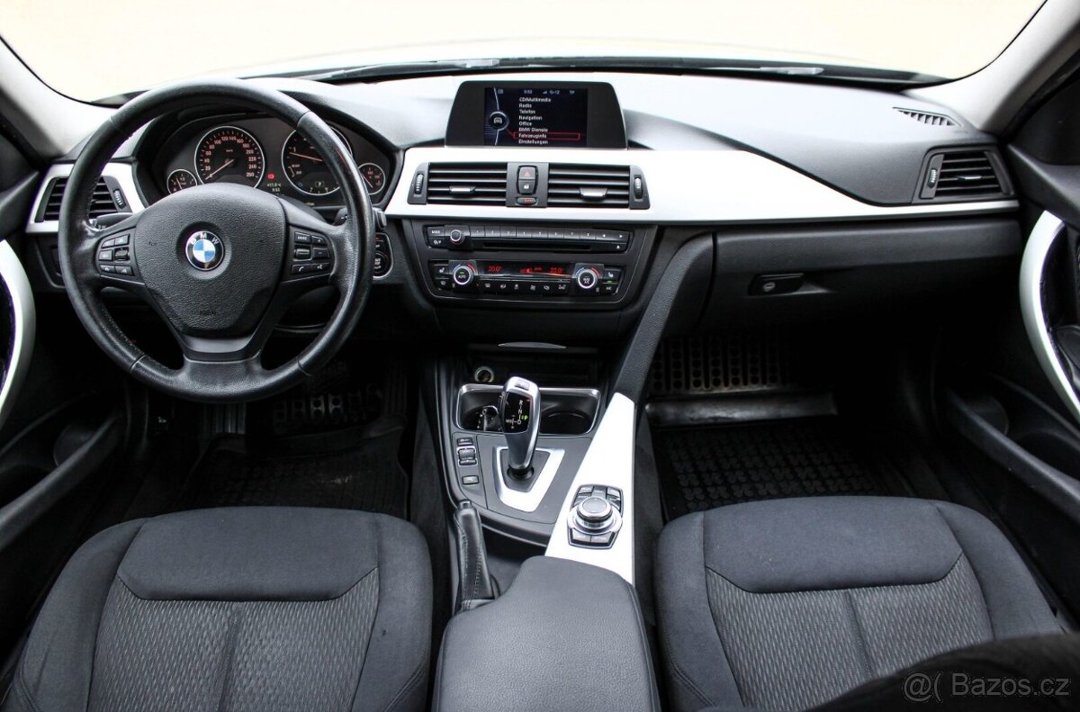 BMW Rad 3 Touring 320d A/T 135kW - 11