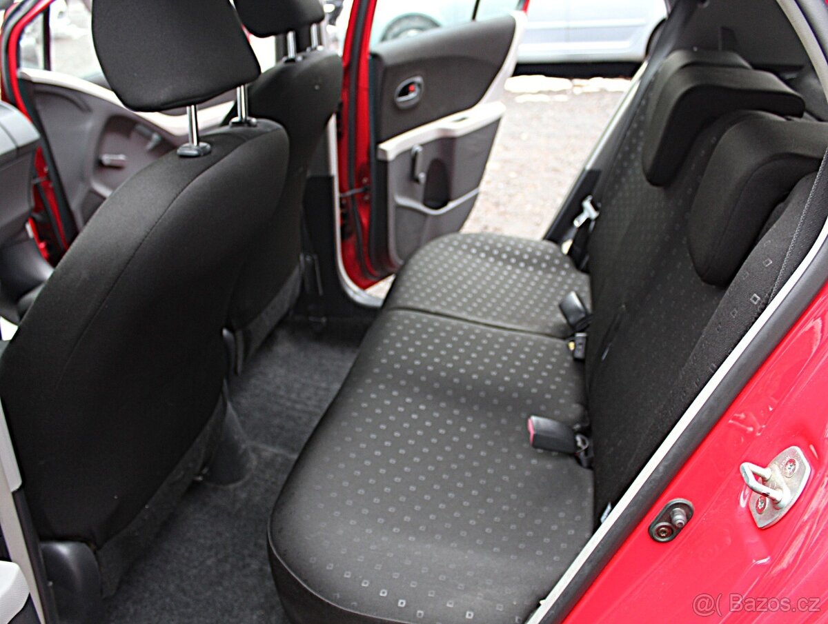 Toyota Yaris - 11
