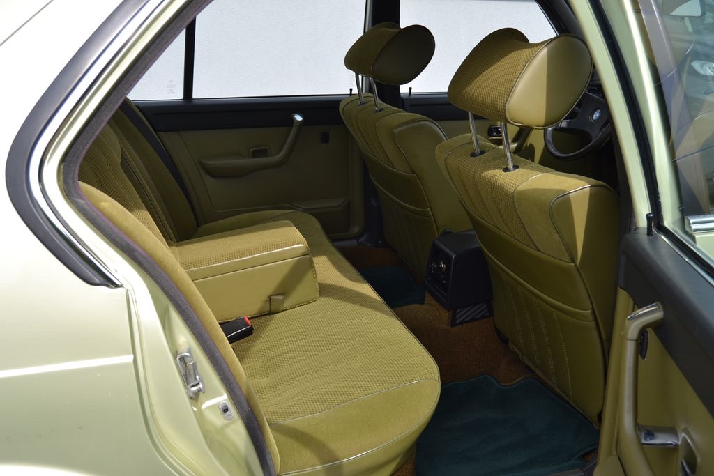 BMW 728i E23 / 72 000 km - 11