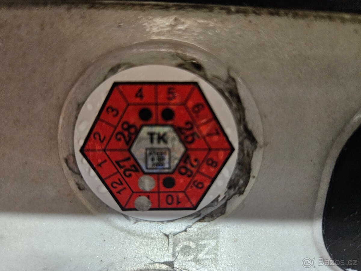 VOLKSWAGEN GOLF V 1.6MPi -75KW - 11