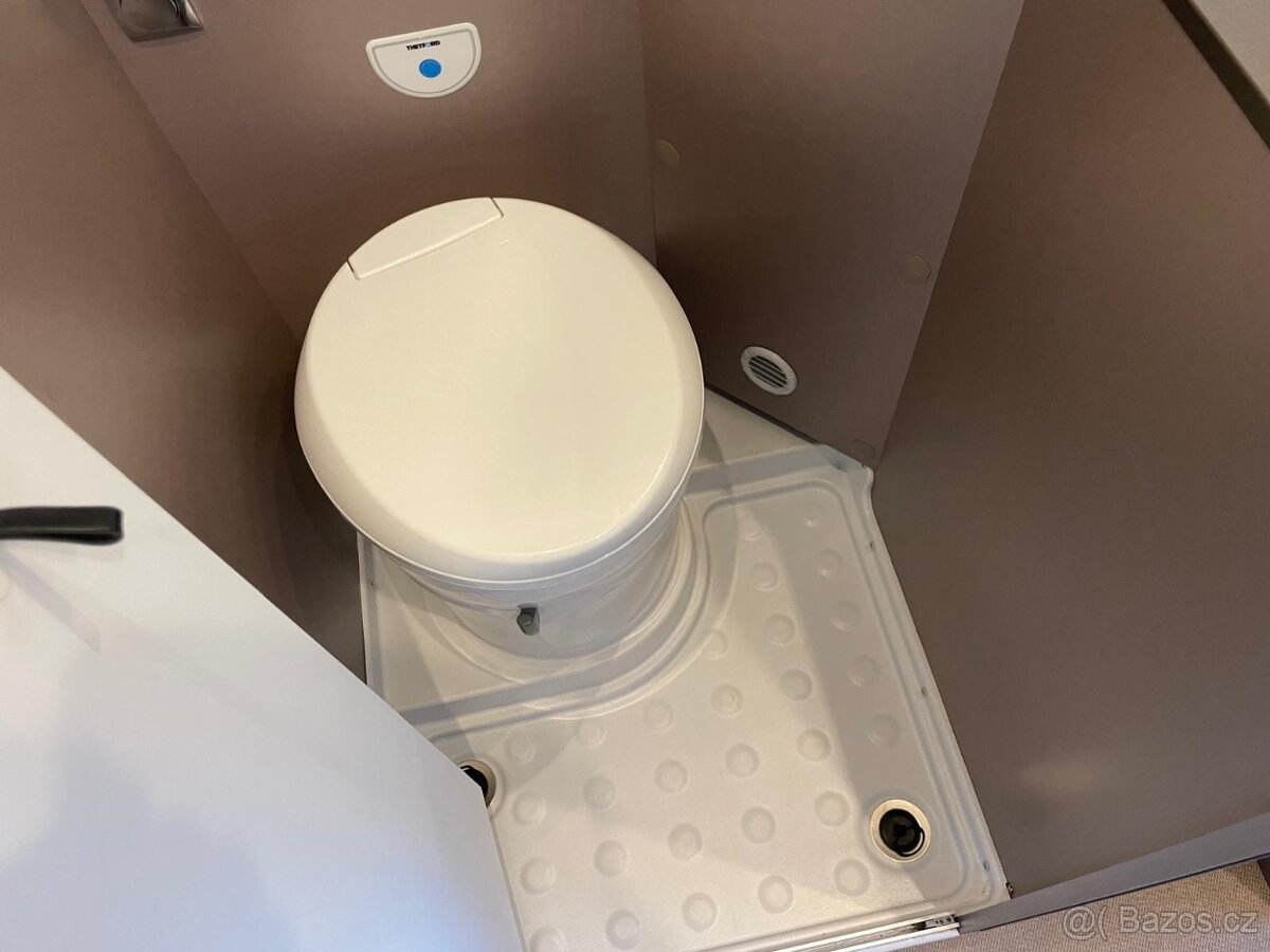 Ford Transit BURSTNER - ZVEDACÍ STŘECHA - SPANÍ - 11