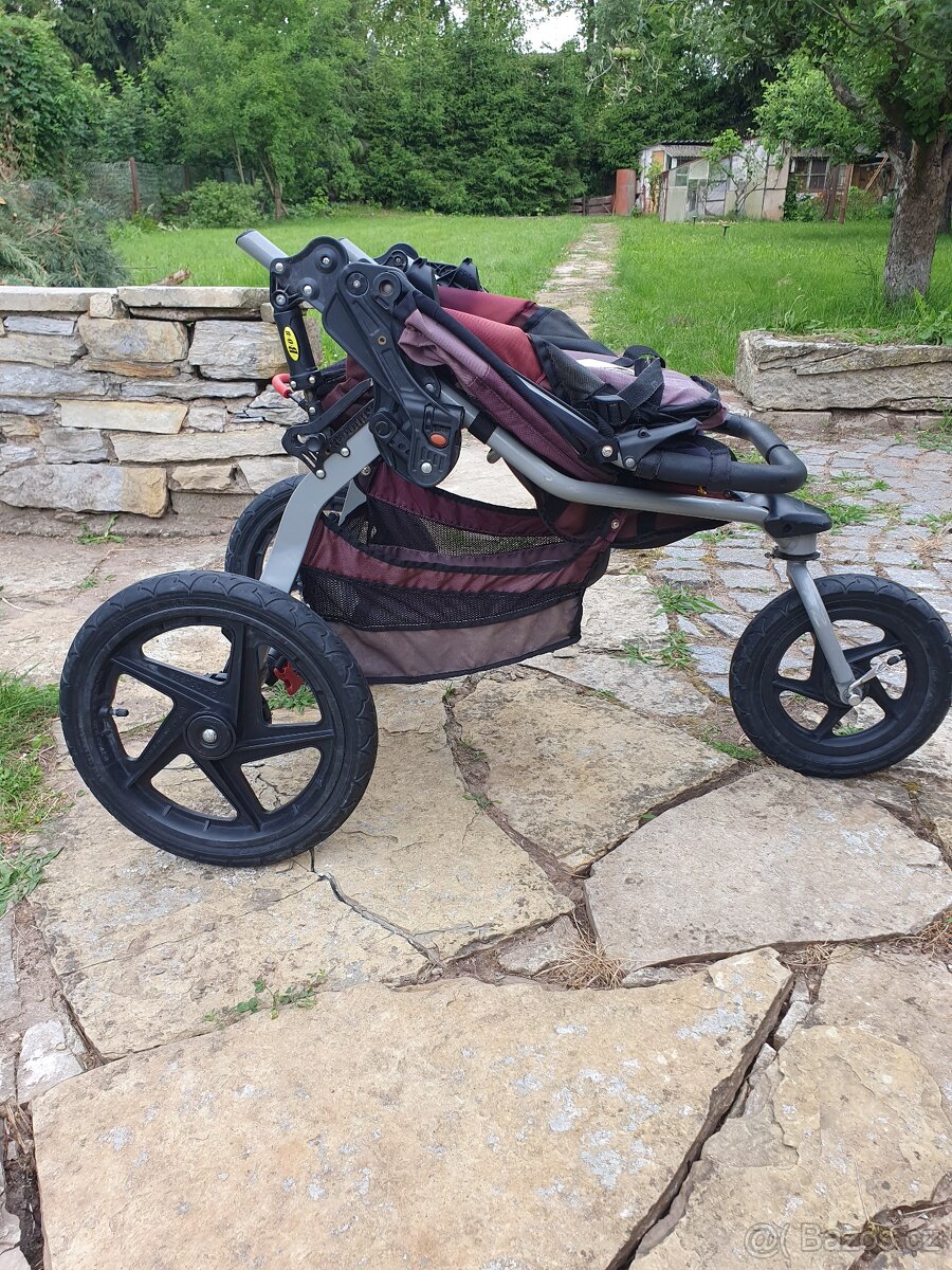 skládací terénní kočárek B.O.B - 11