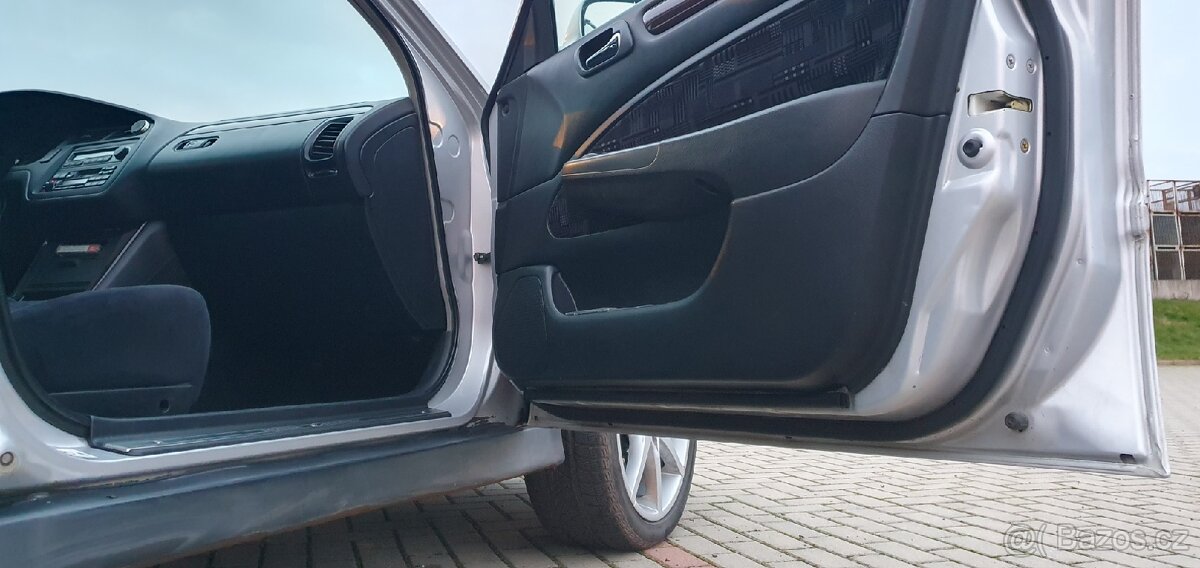 Honda Accord 2.0 - 11