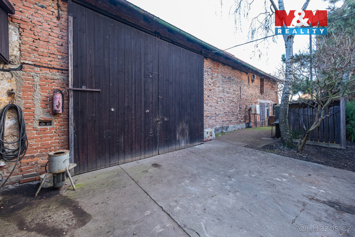 Prodej rodinného domu 8+1, 2873 m² Račetice - 11