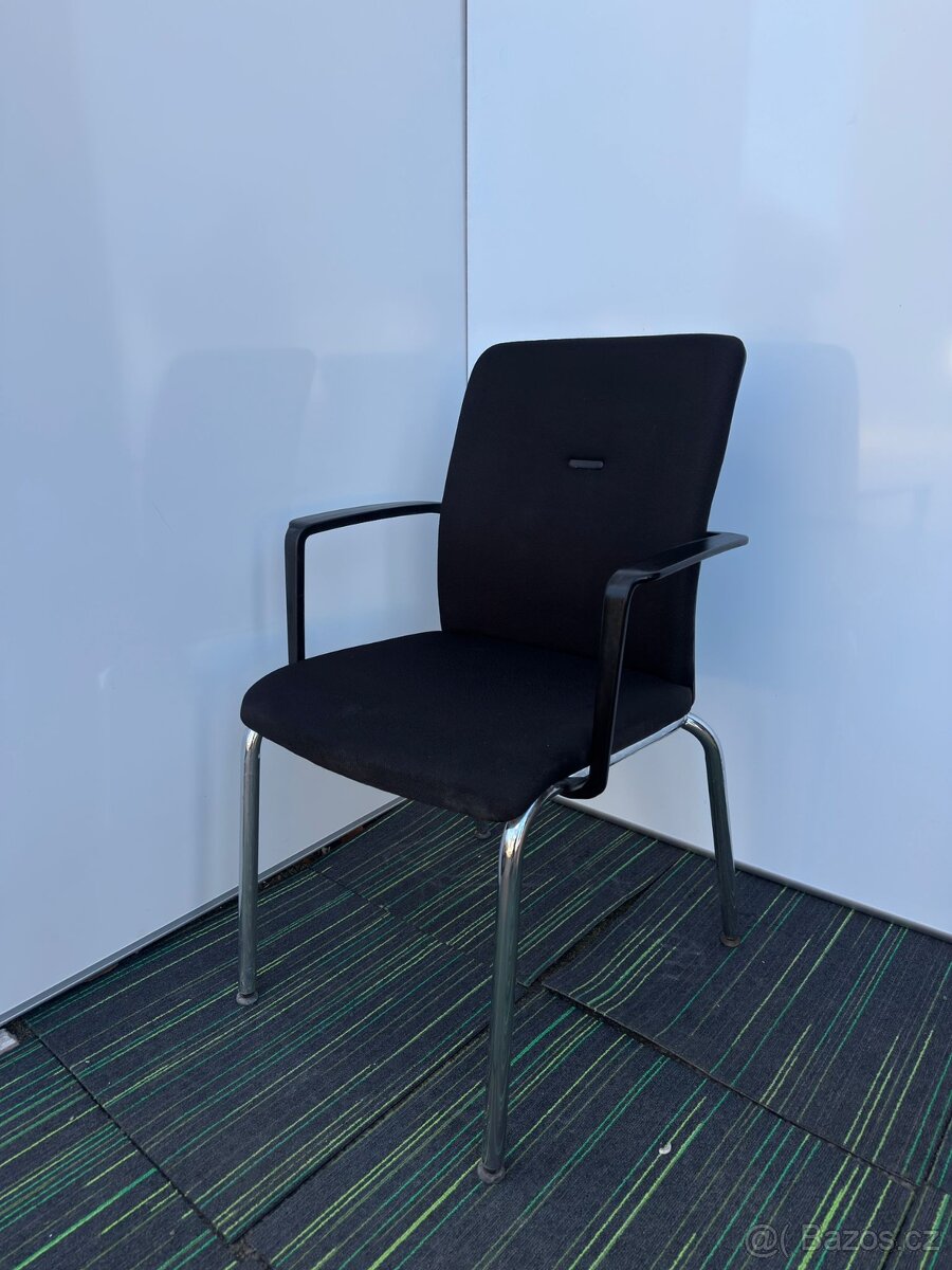 Nevyužité židle - 11