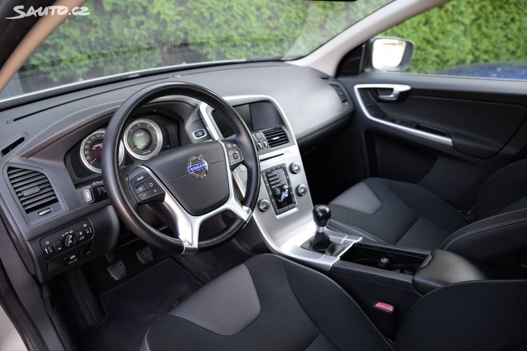 Volvo XC60 2.4 D3 MANUÁL - 11