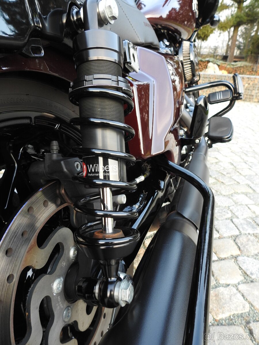 Harley-Davidson FLTRXS Road Glide Special - 11