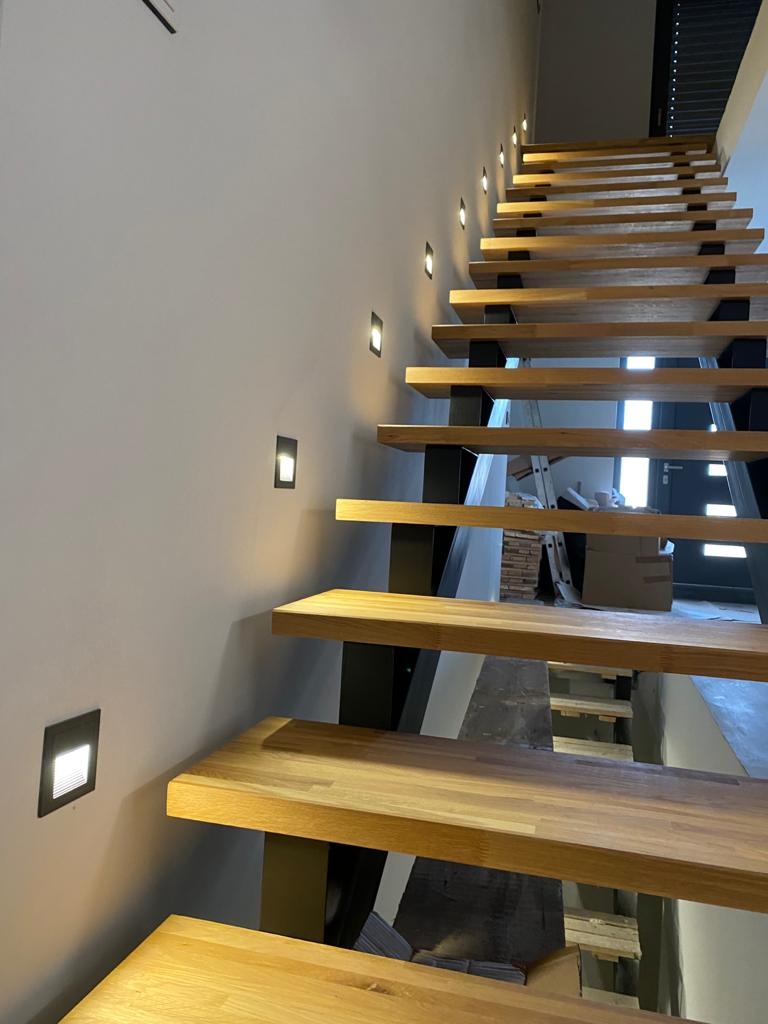 Dubová spárovka 40 x 650 x 3000 mm - 5300,- Kč/ ks - 11