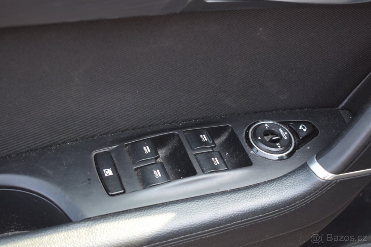 Hyundai i40 1.7CRDi/2013/ČR/2MAJ/ČTĚTE/ - 11