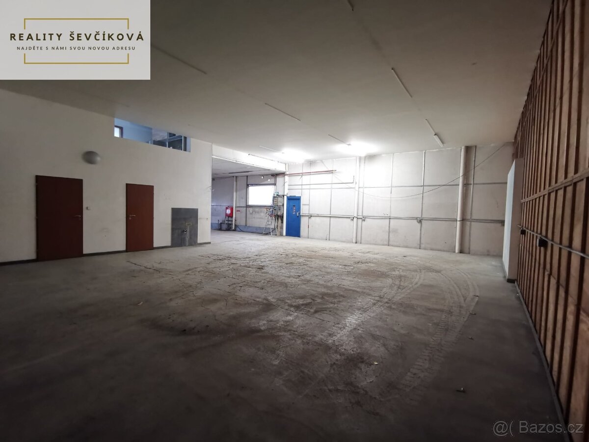 Pronájem komerčního objektu 300 m 2 + 400 m2 zpevněné plochy - 11