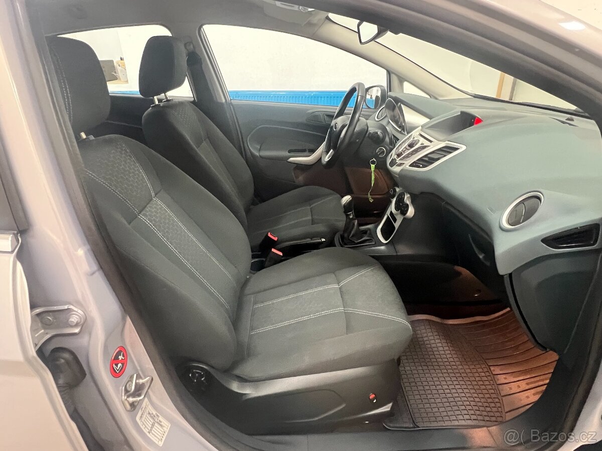Ford Fiesta 1.25 TITANIUM PAR.ASISTENT VYHŘ.SEDAD.DIGIKLIMA - 11