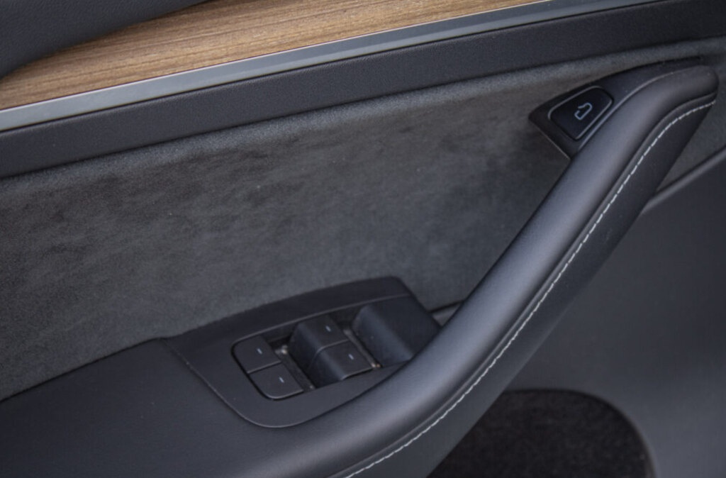 Tesla Model Y Long Range 378kW - 11