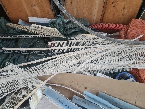 Soubor stavebního nářadí a stavebních hmot - 11