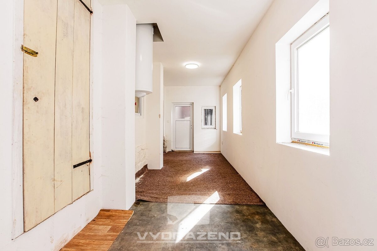 Dům (242 m2) s byty 4+kk (95,4 m2) a 3+kk (146,8 m2) v OV, Č - 11