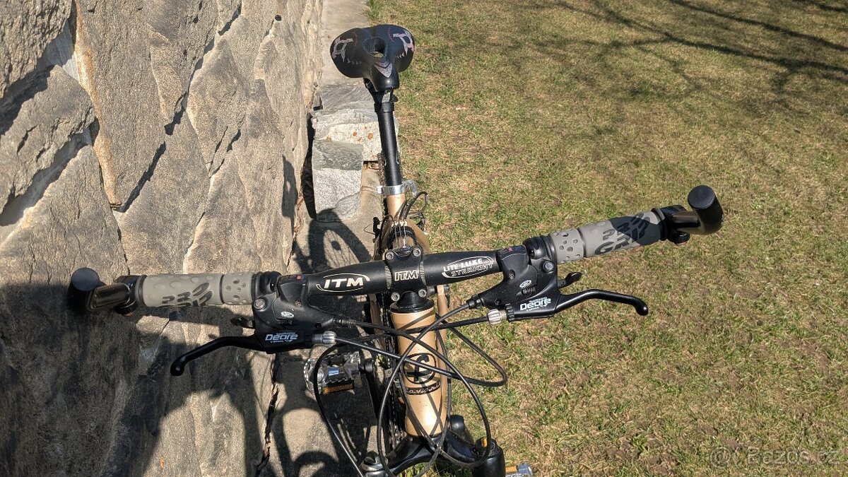 Horské kolo Favorit Python - 11