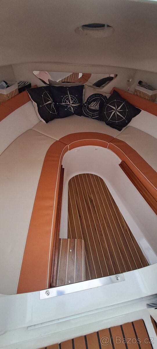 Kajutová loď Quicksilver 620 Cruiser + Mercury 115hp EFI - 11