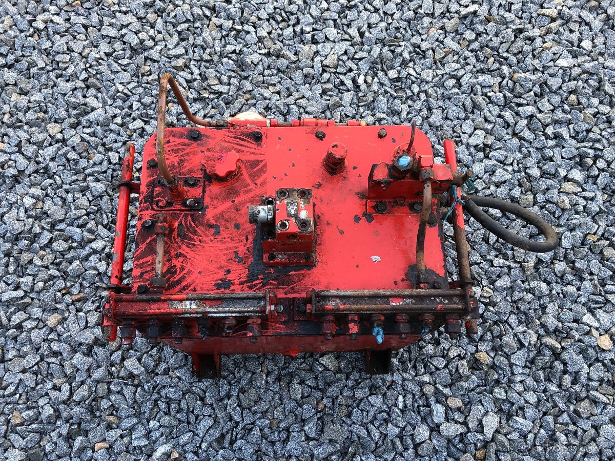 Olejová nádrž. - 11