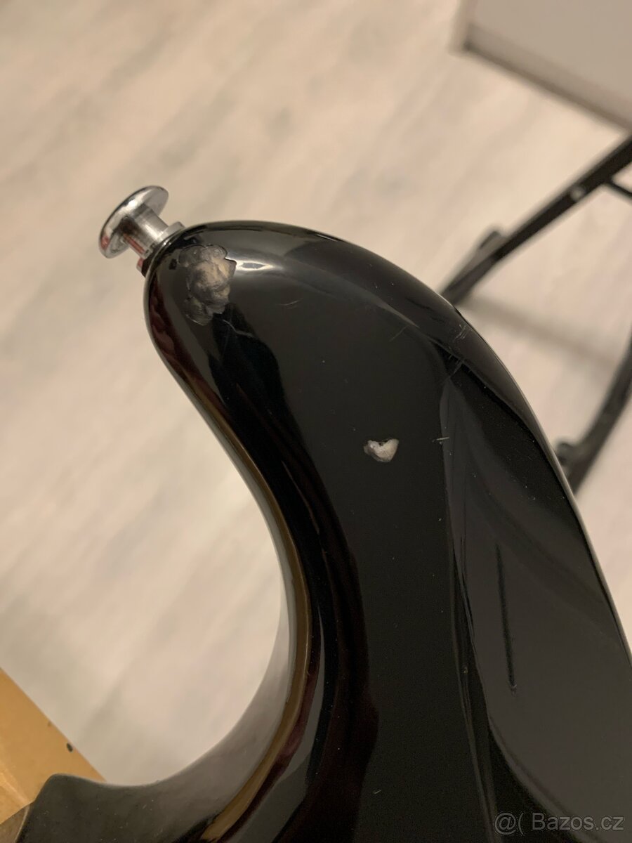 Fender Stratocaster Replika - 11