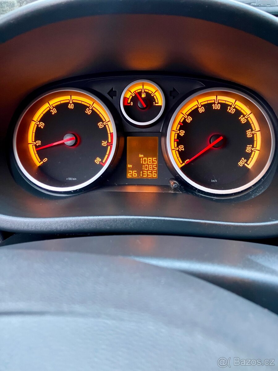 Opel Corsa 1.2 16V 2011 - 11