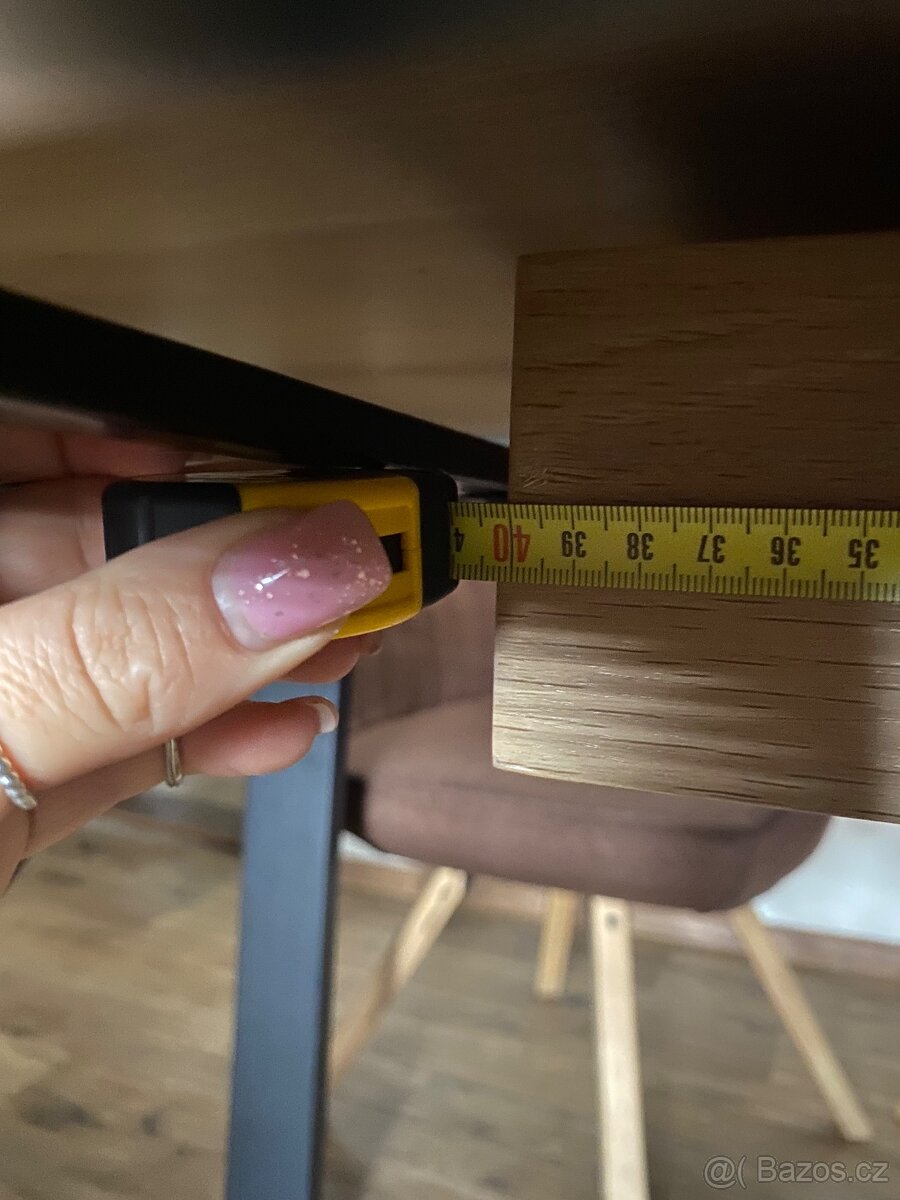 Jidelni stul a 6 jidelnich křesílek - 11