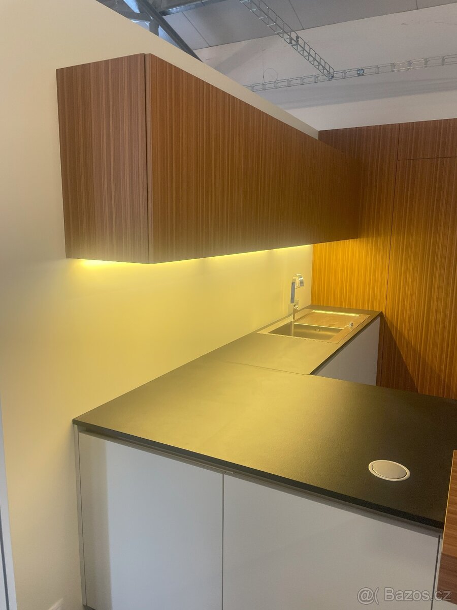 Kvalitní kuchyňská linka -NOVÁ - 11