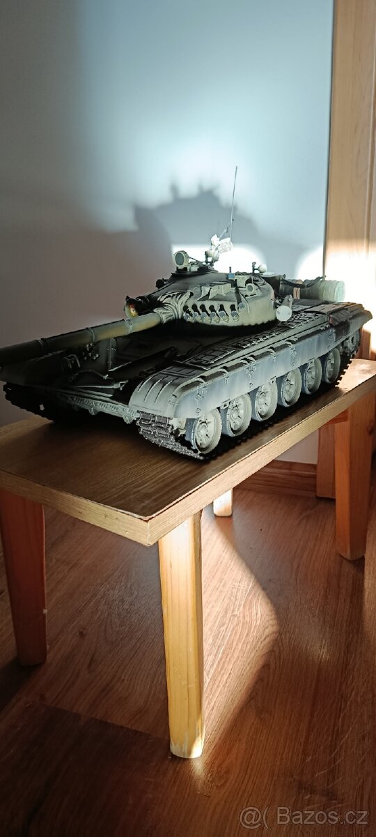 Tank T-72 , 1/16 - 11
