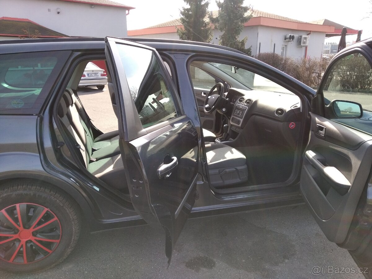 Ford Focus 1,6i-85kw-LPG,kombi - 11