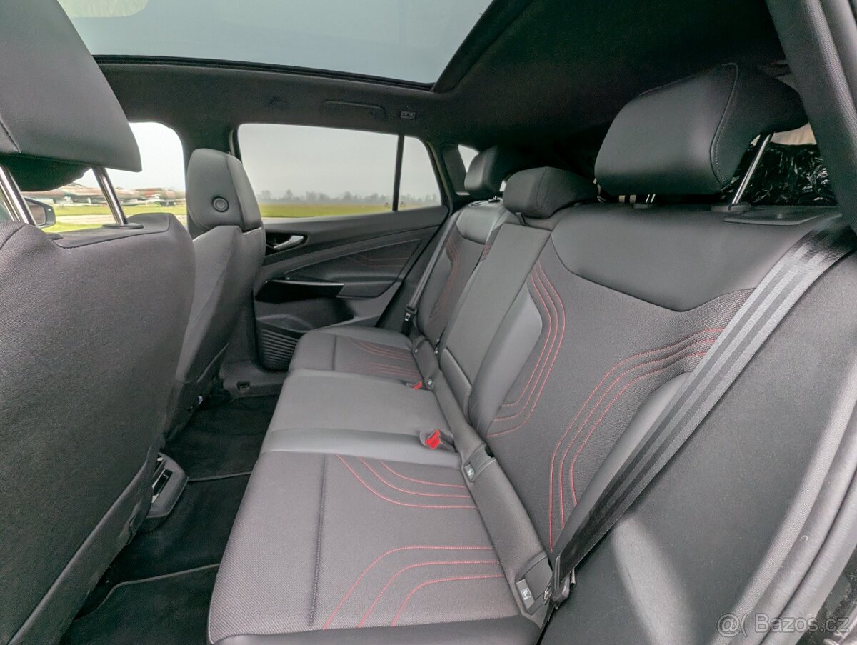 VW ID.4 GTX, 4x4, 10/2022, Matrix full výbava - 11