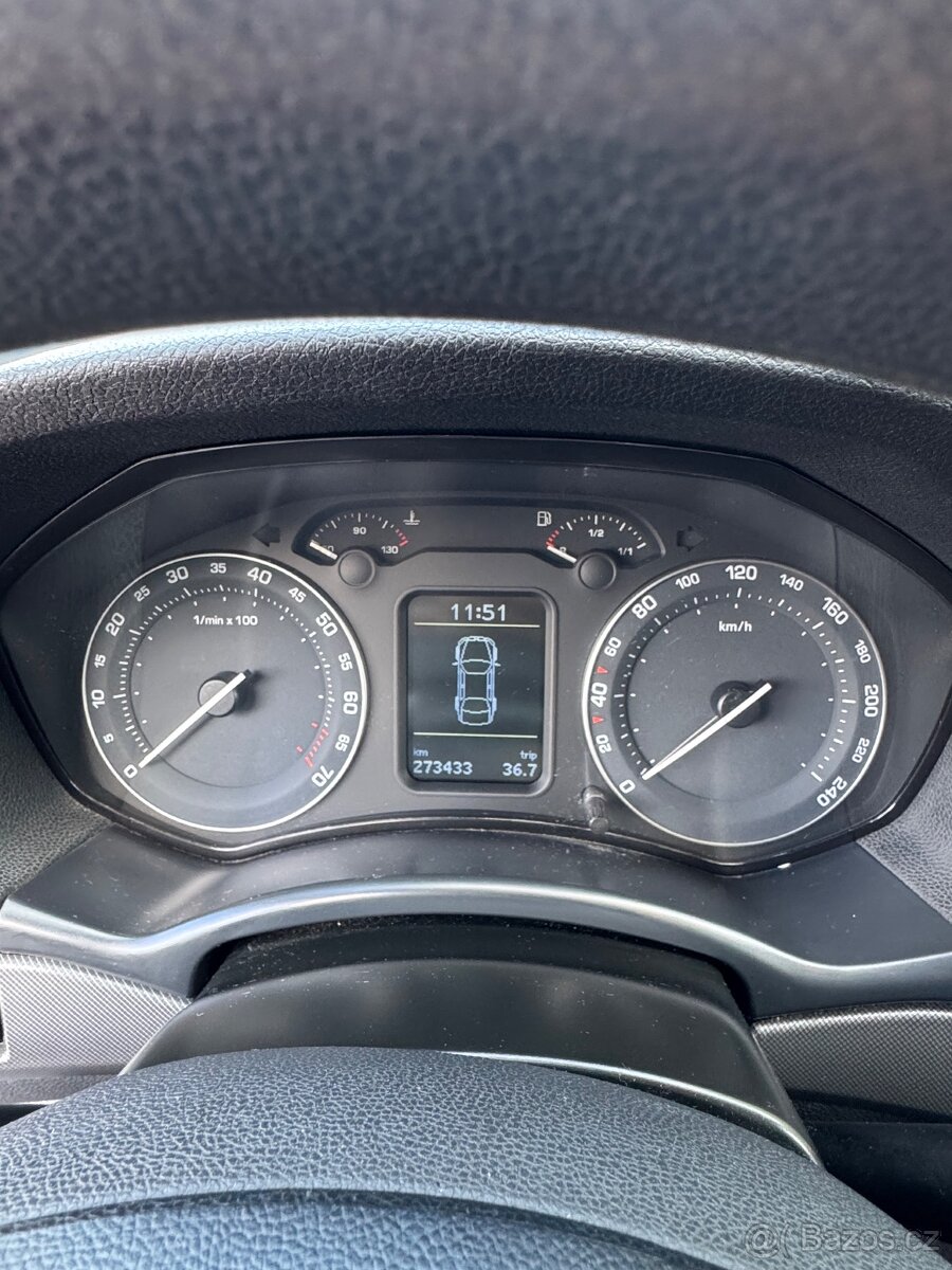 Škoda Octavia II 1.6 FSI 85kw - 11