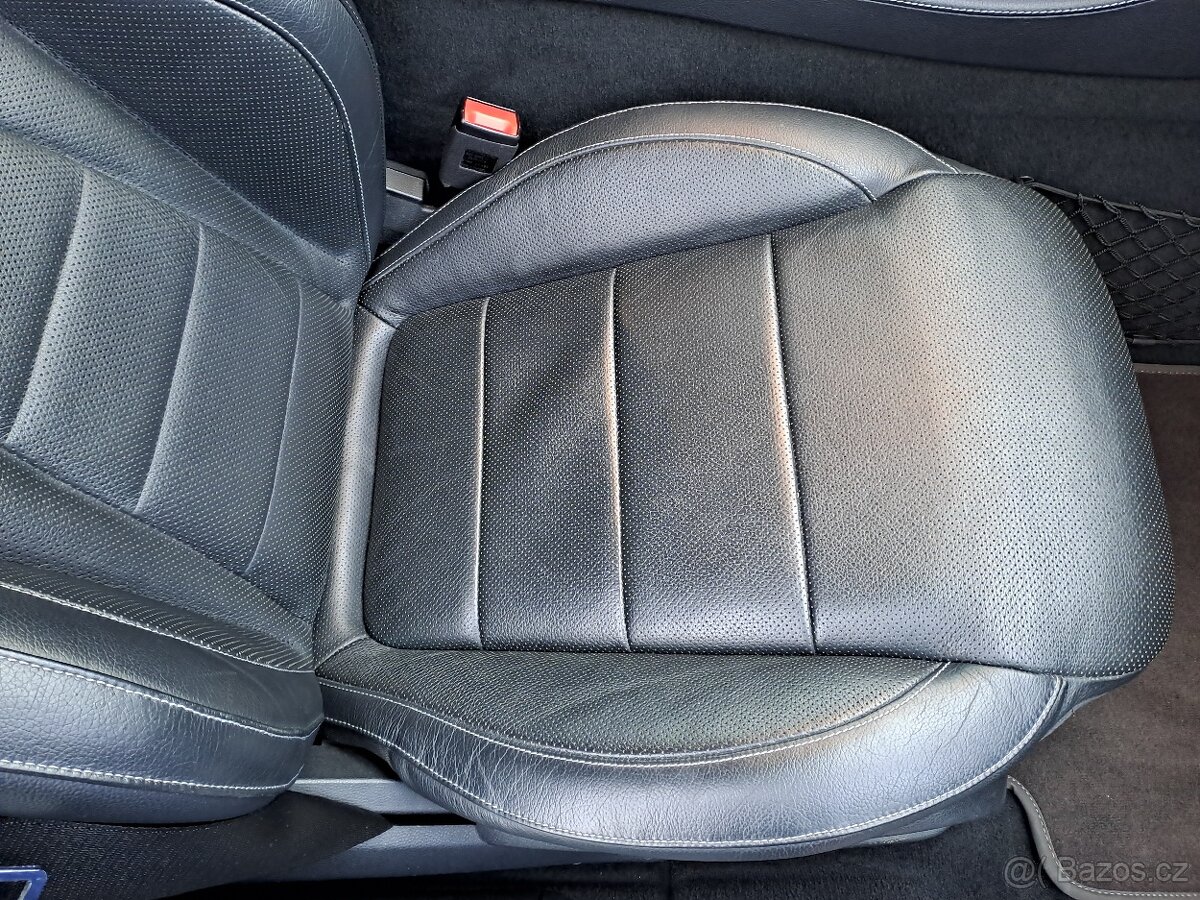 Mercedes Benz E400,4MATIC-4x4,250kW,masáže - 11