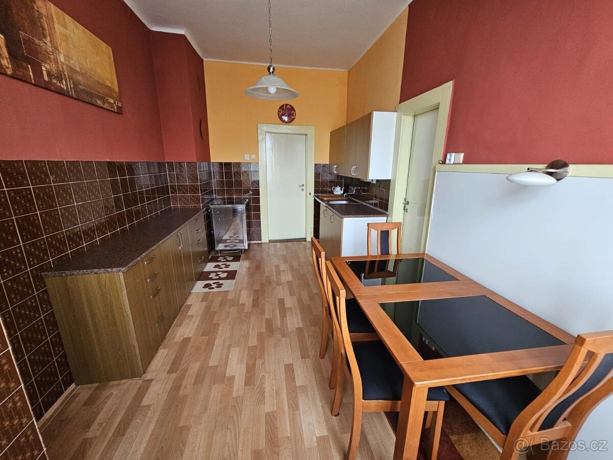 Elegantní prvorepublikový byt k pronájmu 140 m2 – Americká t - 11