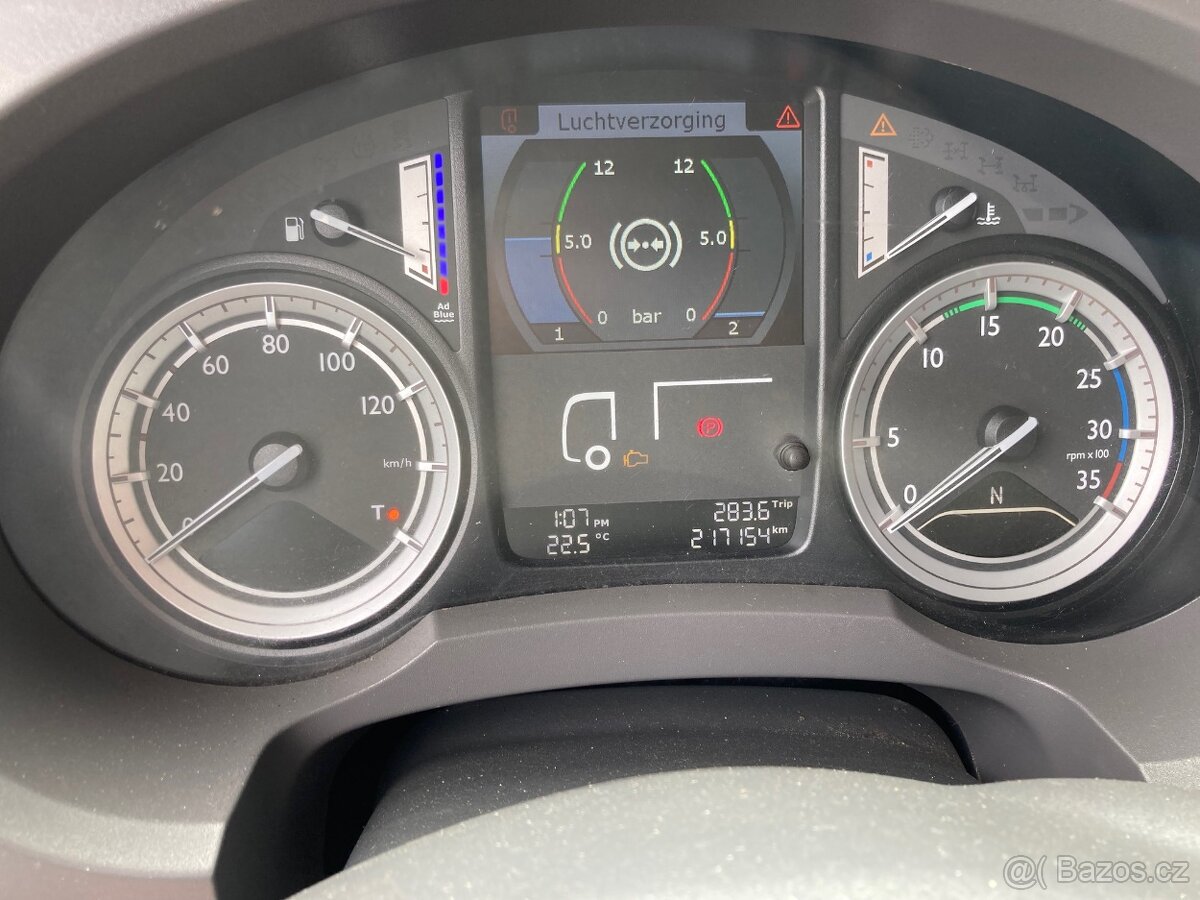 Nákladní automobil DAF LF 180 s hákem na ABROLL kontejner. - 11