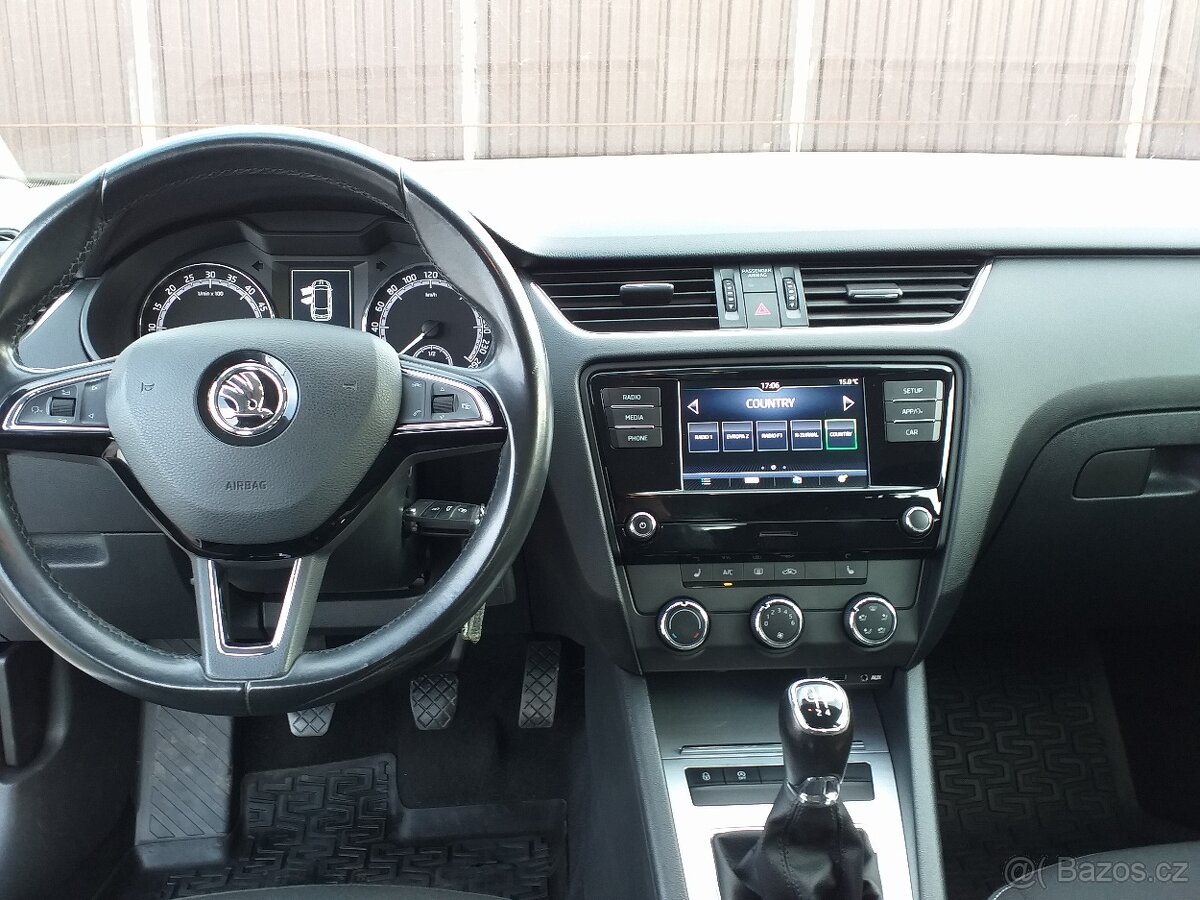 ŠKODA OCTAVIA COM III,1,6 TDi,ESP,KLIMA,ČR.SERVISKA - 11