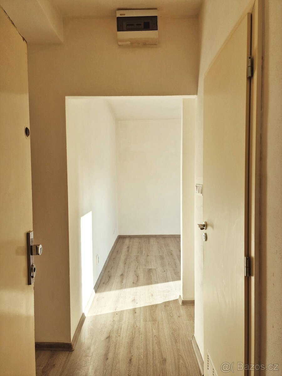 Pronájem 1+kk (garsoniéra) Ostrava Hrabůvka - 11