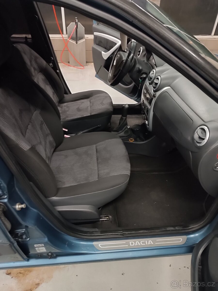 Dacia Logan 1.5 dci sedmimístný - 11