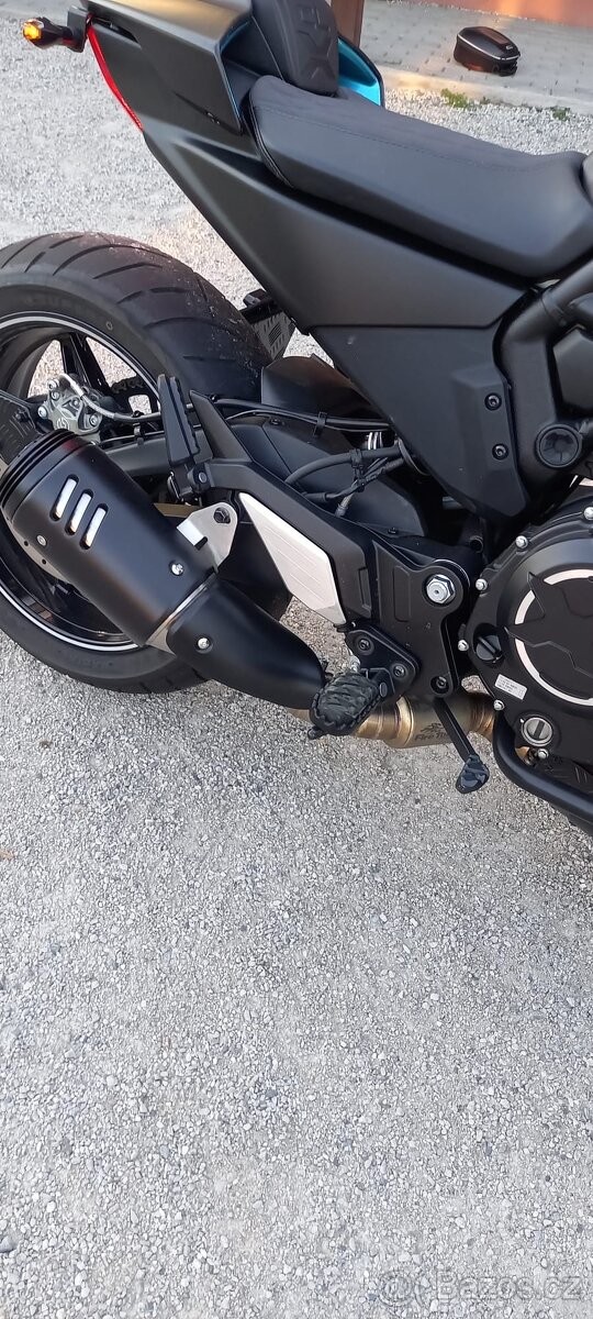 CF moto 700x sport - 11