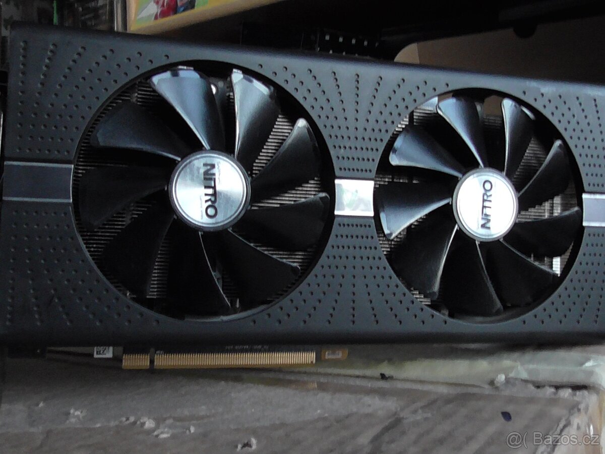 Sapphire Nitro+ Radeon RX 570 8GB GDDR5 - 11