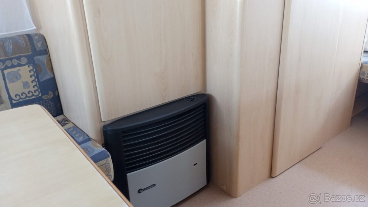 PRODÁM KARAVAN CHATEAU 1200kg - 11