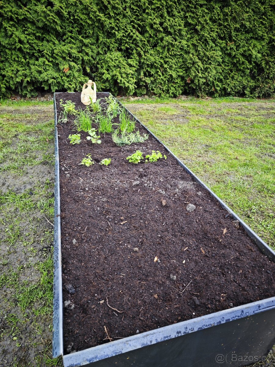 Vyvýšený záhon - 11